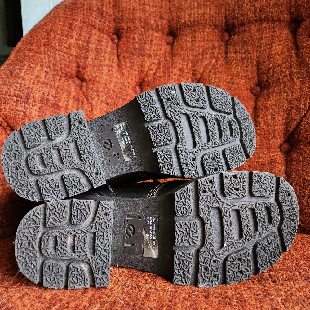 2000's Chunky Heel Combat Boots - Picture 4 of 6
